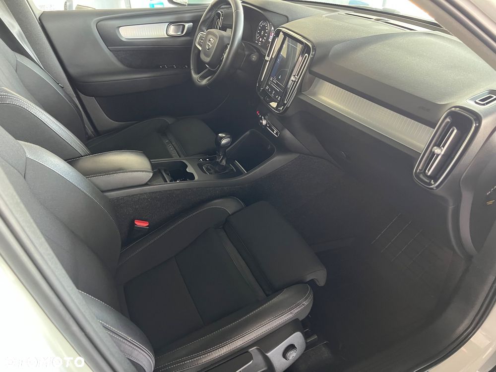 Volvo XC 40 - 32