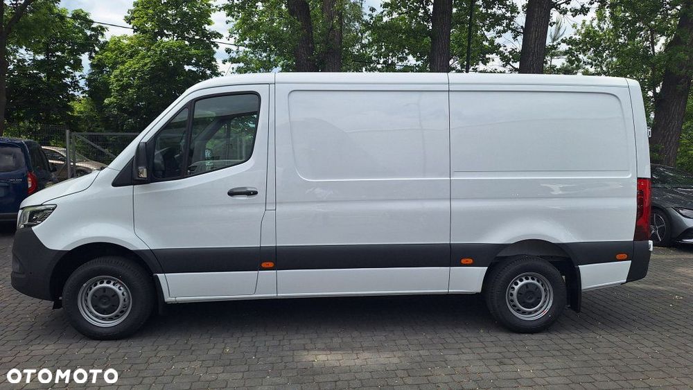 Mercedes-Benz Sprinter - 2
