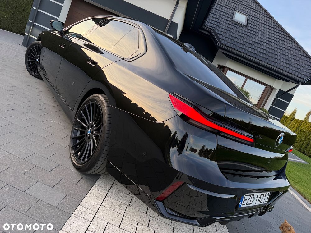 BMW Seria 7 740d xDrive - 32