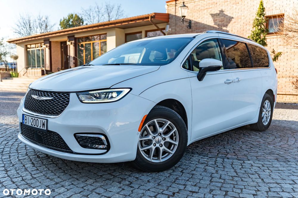 Chrysler Pacifica - 34