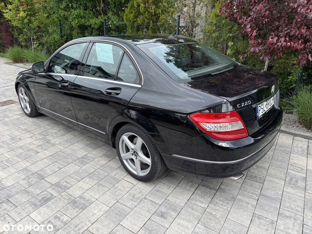 Mercedes-Benz Klasa C ver-200-7g--tronic-avantgarde-edition - 4