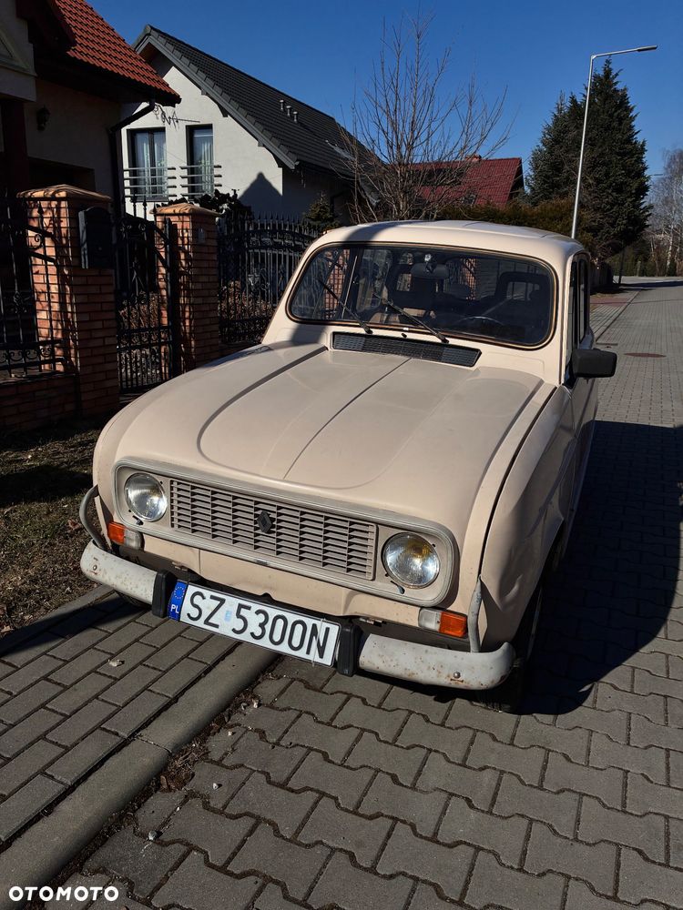 Renault 4 - 1