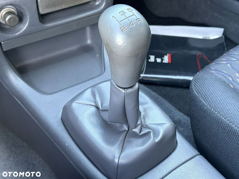 Mitsubishi Colt - 26