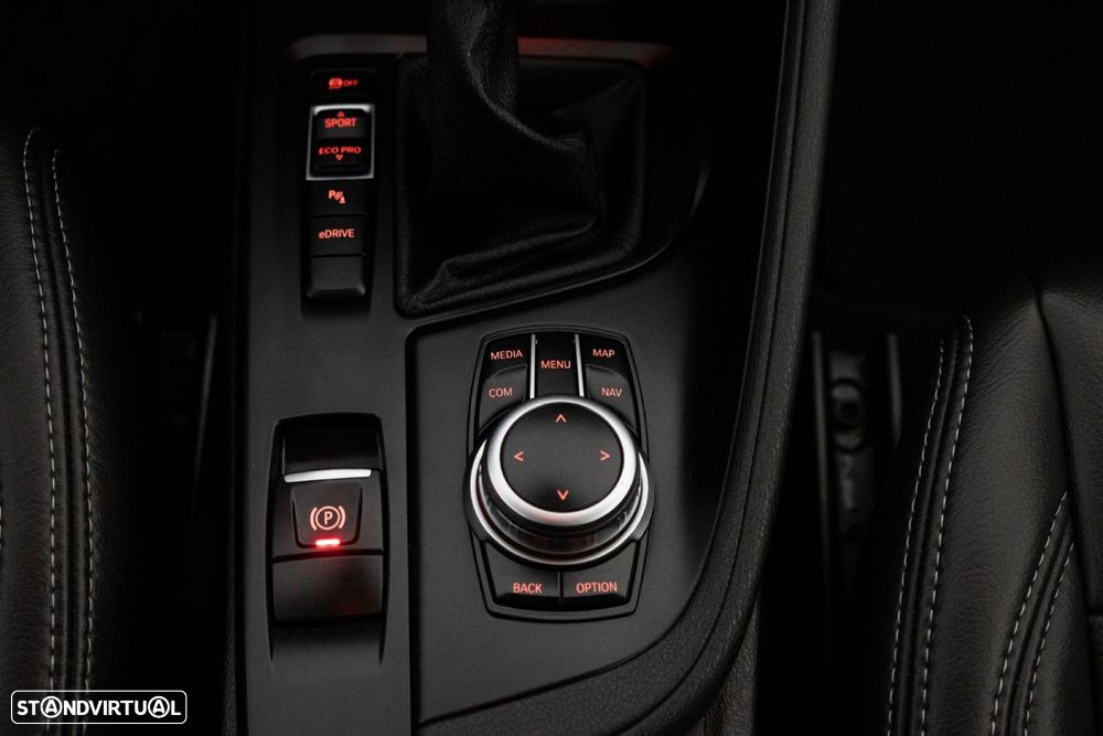 BMW X1 25 e xDrive Corporate Edition - 24