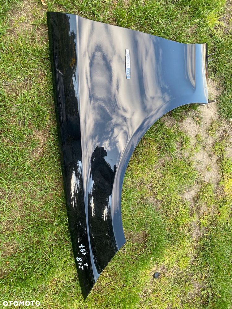 MERCEDES clls 218 blotnik lewy kolor 197 - 1