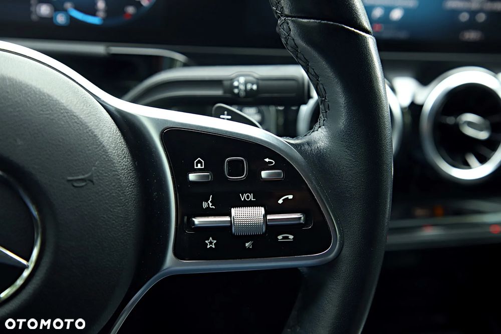 Mercedes-Benz GLA 200 Style - 31