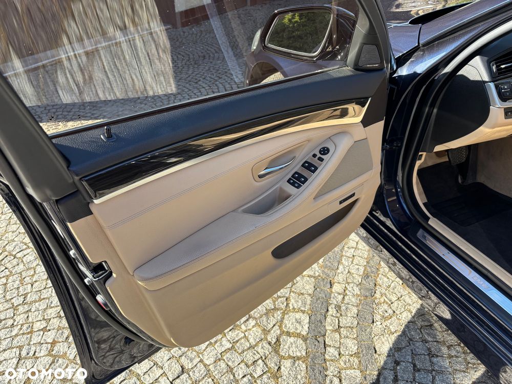 BMW Seria 5 535i xDrive Sport-Aut Luxury Line - 14