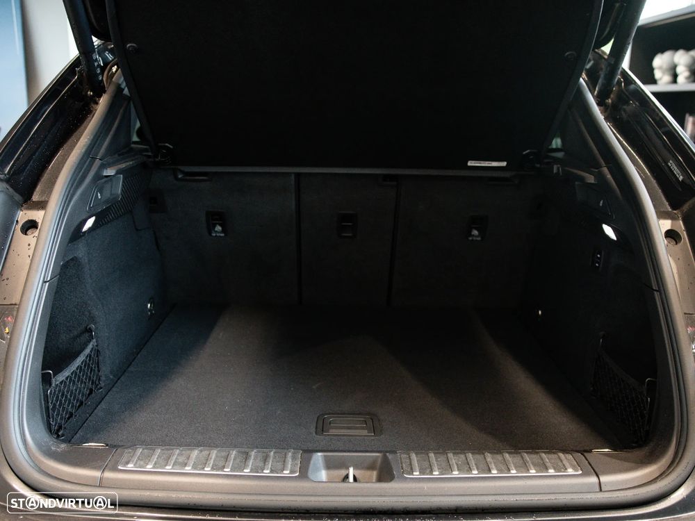 Porsche Macan Electric 4 - 19