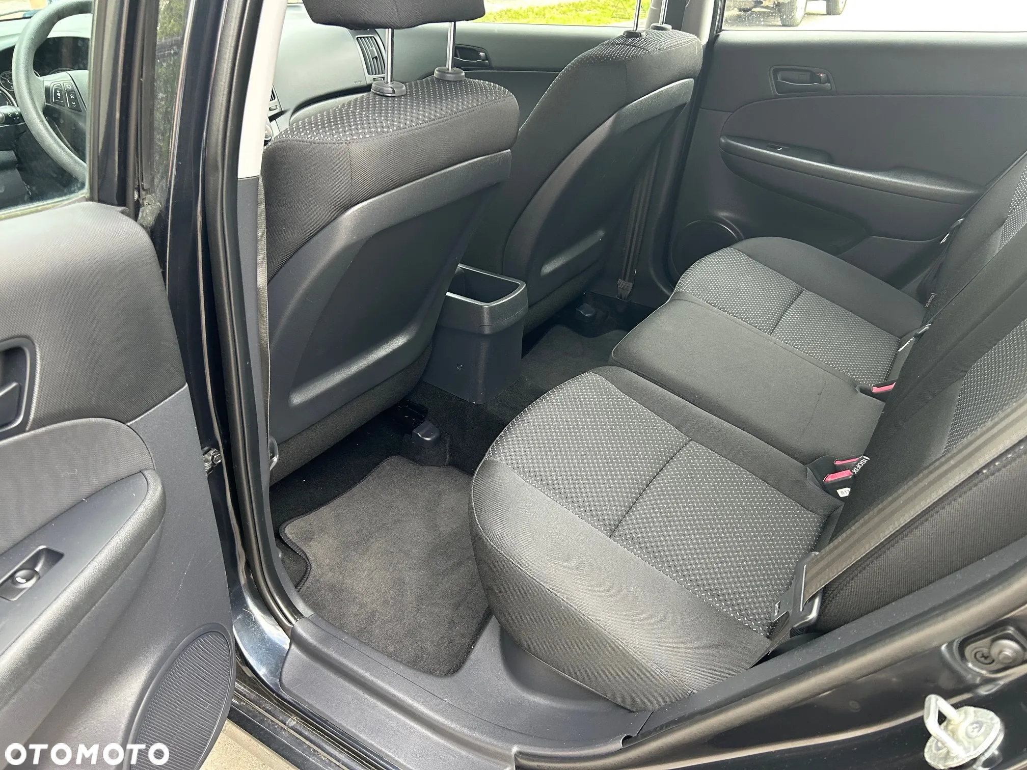 Hyundai i30 1.4 Base + - 6