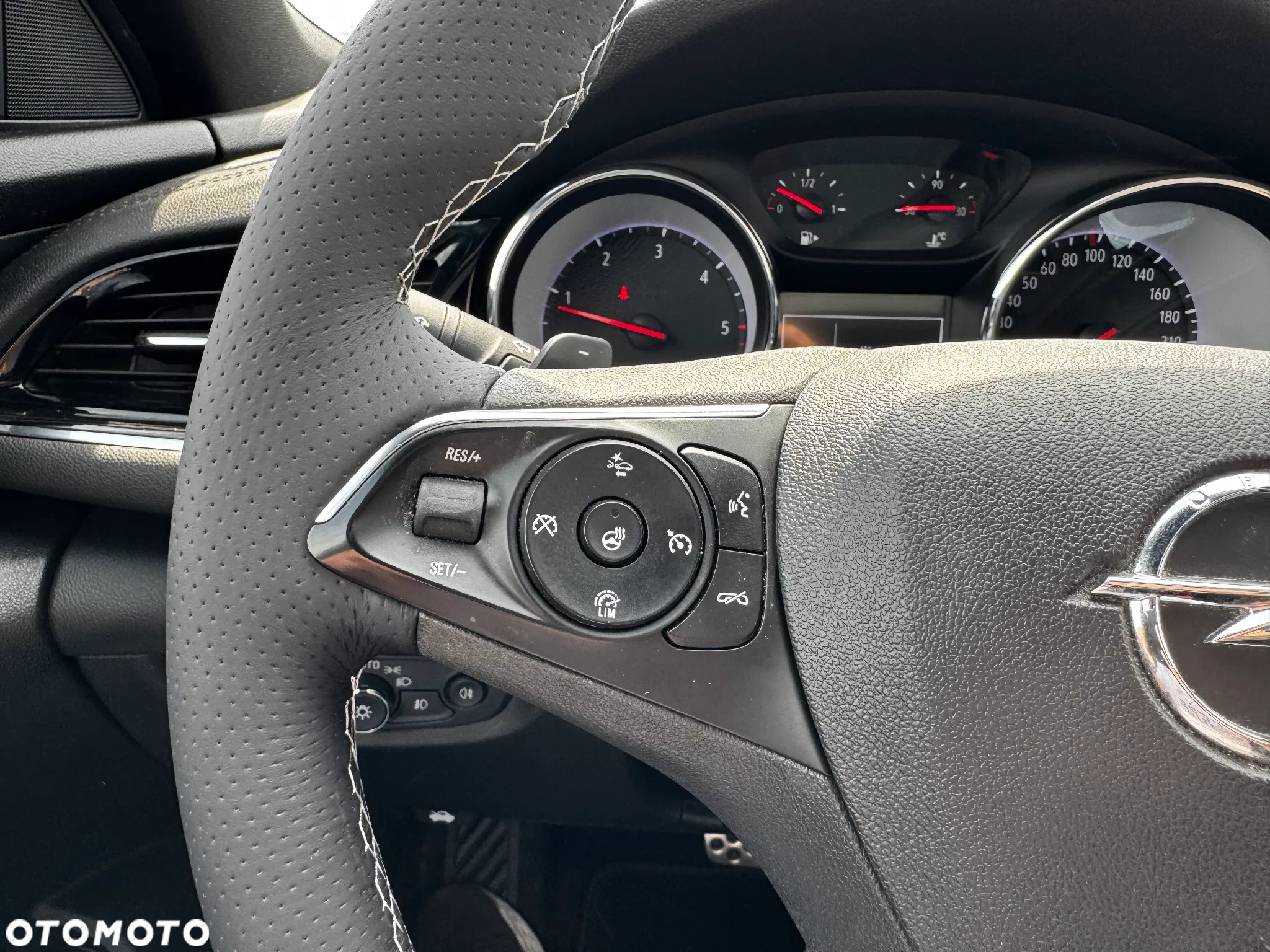 Opel Insignia CT 2.0 CDTI Exclusive S&S - 25
