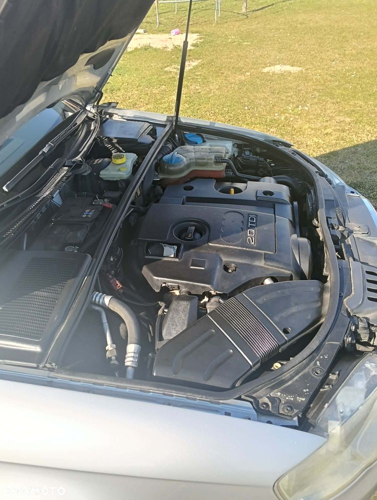 Audi A4 Avant 2.0 TDI DPF quattro - 9