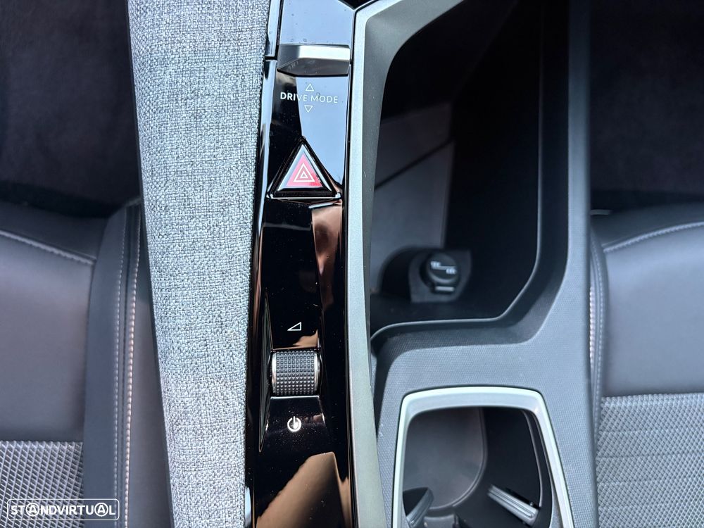 Peugeot 5008 1.2 Hybrid Allure e-DCS6 - 21