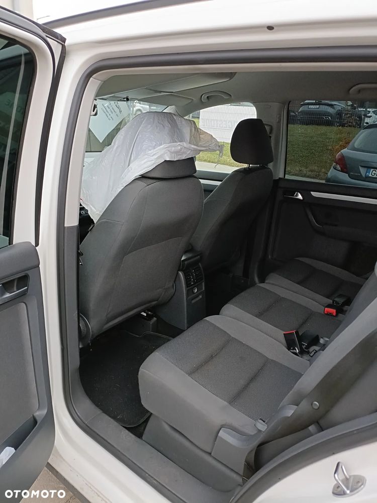 Volkswagen Touran 1.6 TDI DPF BlueMot Comfortline - 2