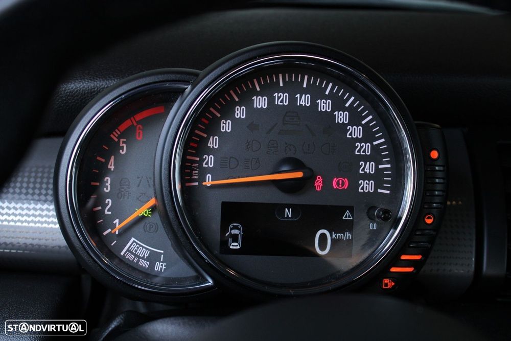 MINI 3 Portas One D - 17