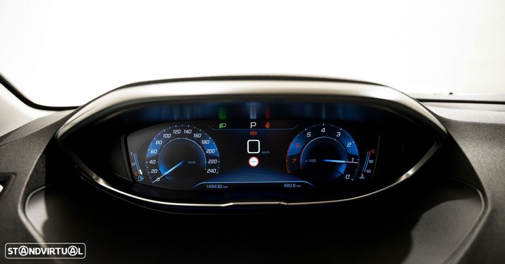 Peugeot 5008 1.2 PureTech Allure EAT8 - 17