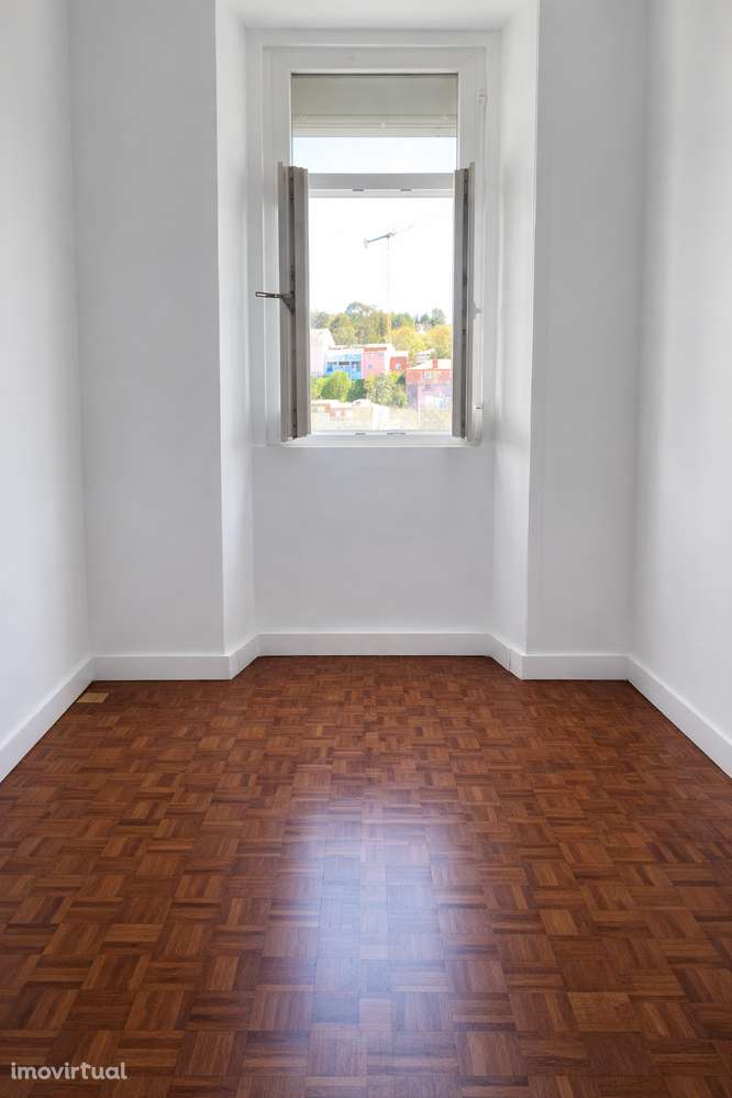 Imóvel com Vista Desafogada para Lisboa e Cristo Rei – Alcântara - Grande imagem: 3/13