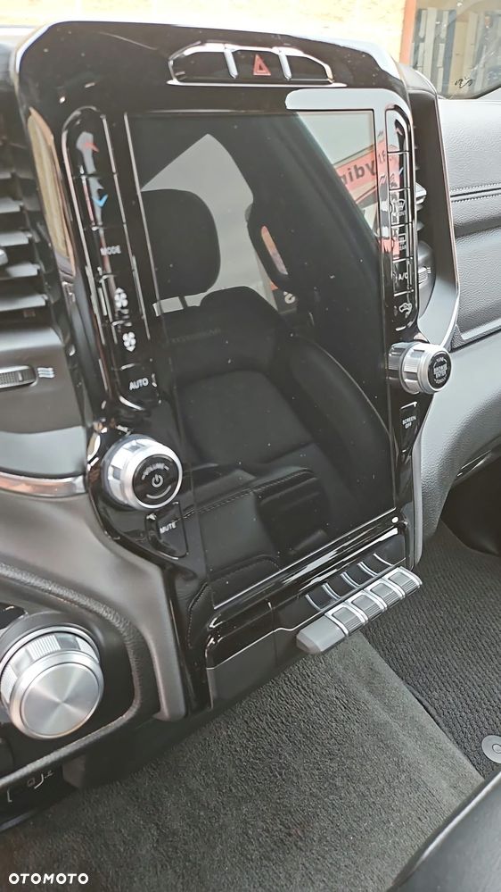 RAM 1500 Crew Cab Shortbed Laramie - 10