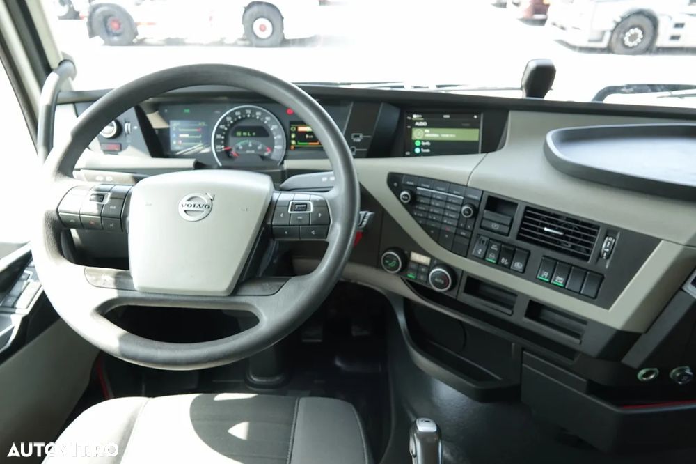 Volvo FH 500 / CABĂ JOSĂ / DUPĂ CONTRACTUL DE SERVICE GOLDEN / PNEURI 100% - 28