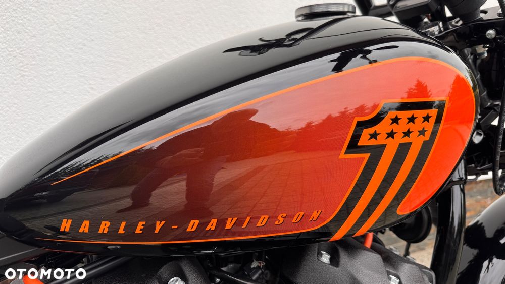 Harley-Davidson Softail Street Bob - 19