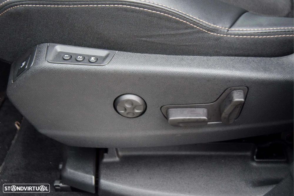 Peugeot 3008 1.6 Hybrid GT Pack e-EAT8 - 10