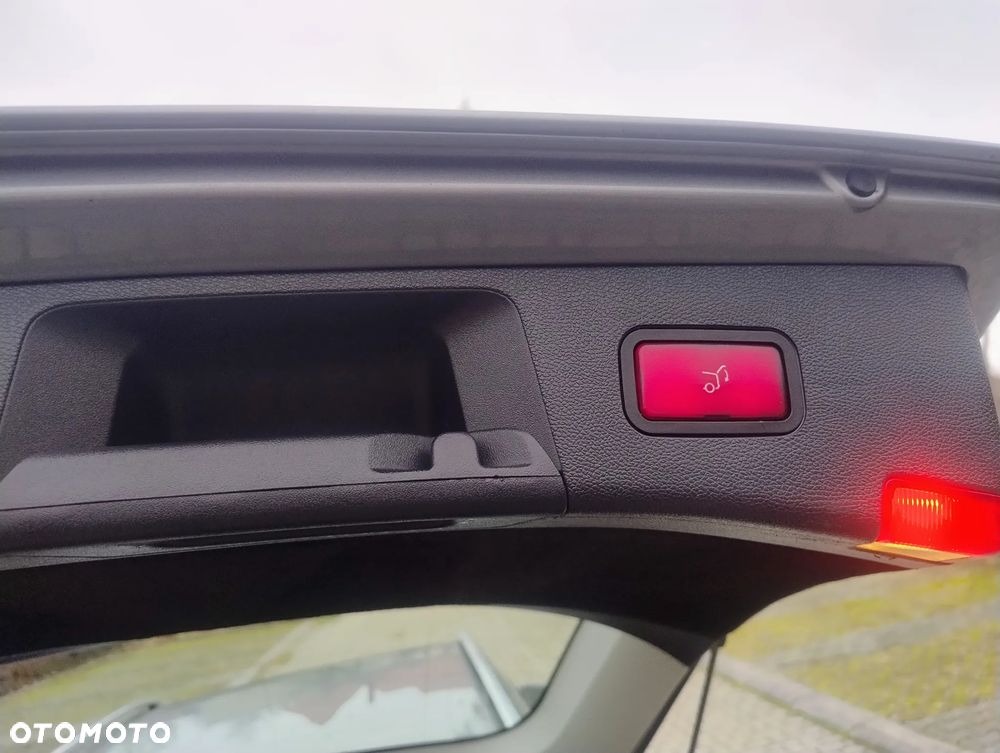 Mercedes-Benz Klasa E 350 CDI DPF BlueEFFICIENCY 7G-TRONIC Avantgarde - 20