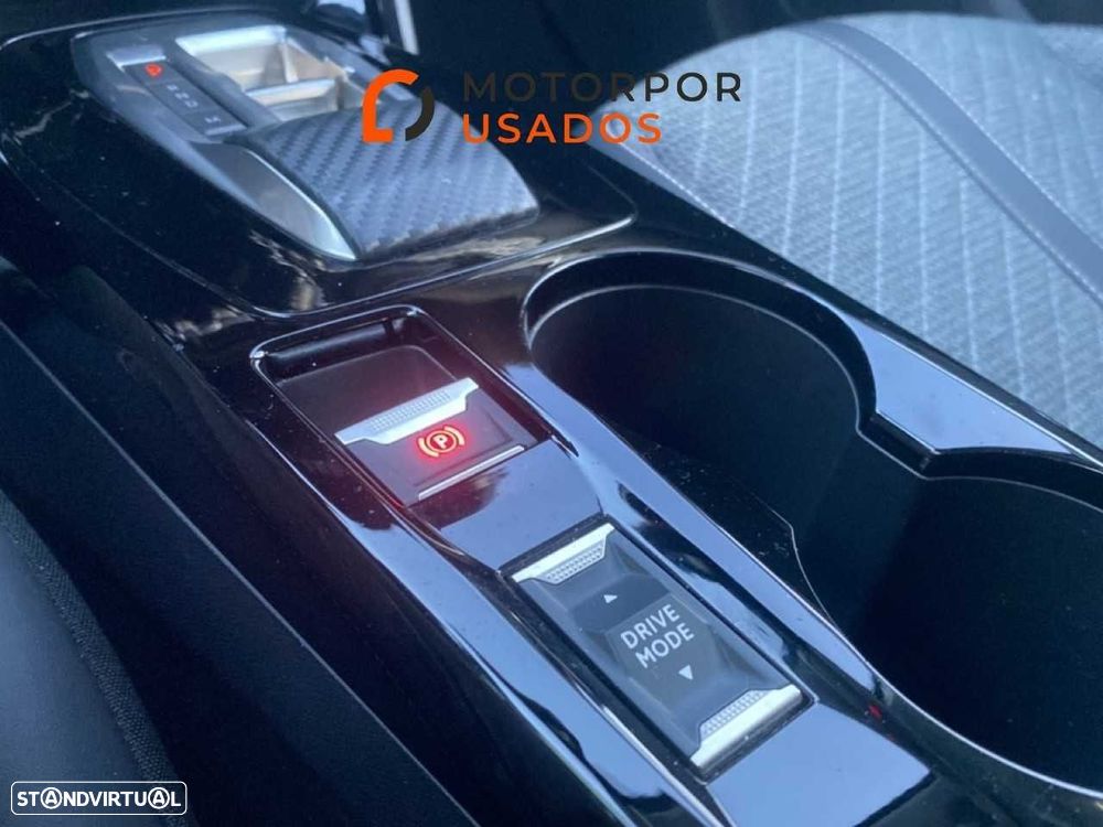 Peugeot 208 1.2 Hybrid Allure e-DCS6 - 17