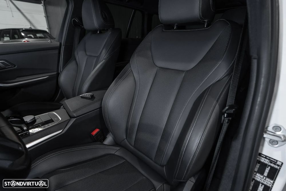 BMW 330 e Touring Pack M Auto - 26
