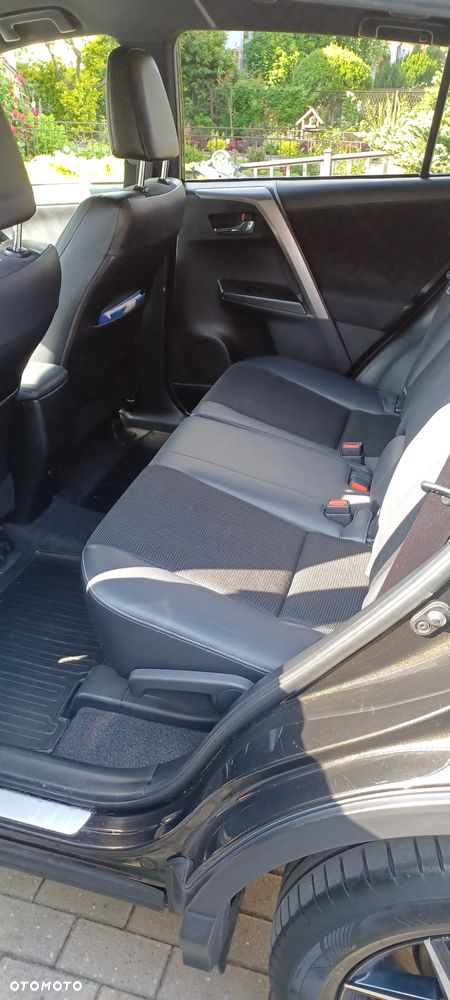 Toyota RAV4 - 8