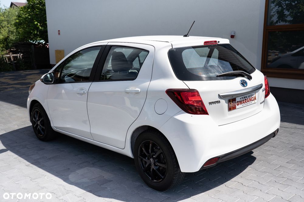 Toyota Yaris Hybrid 100 Active EU6 - 3
