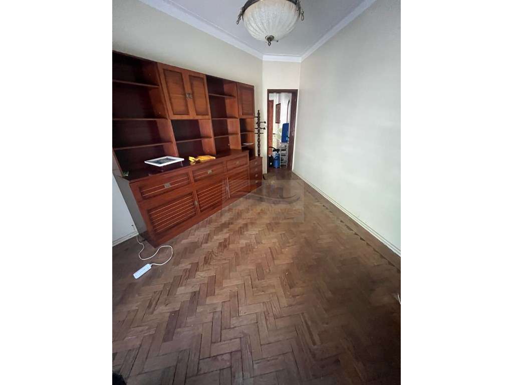Ótimo T3 Com Generosas Varandas, em Zona Central, Calma e Residencial - Grande imagem: 4/13