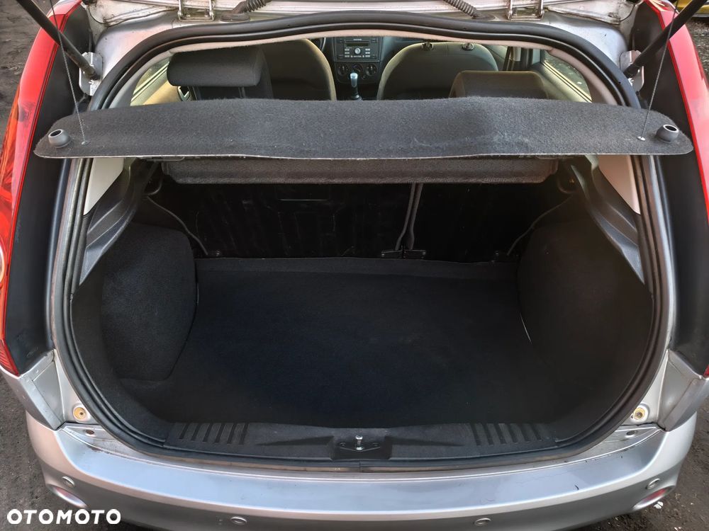 Ford Fiesta 1.3 Ghia - 18