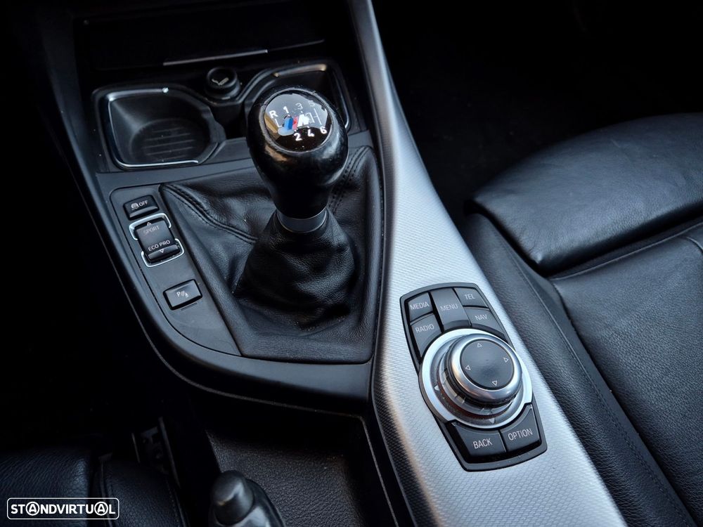 BMW 125 d Pack M - 23