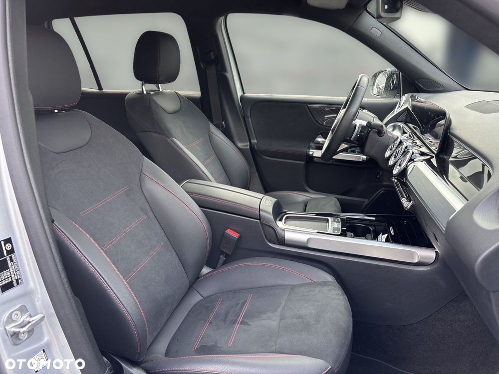Mercedes-Benz GLB - 19
