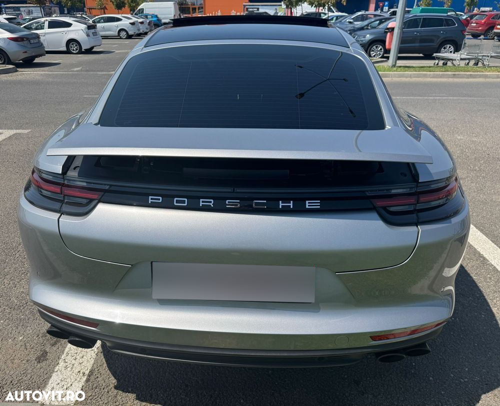 Porsche Panamera 4 E-Hybrid - 4