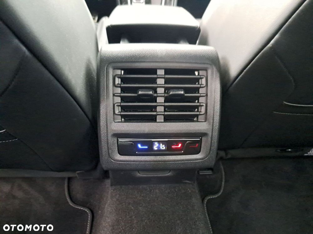 Volkswagen Golf Variant 2.0 TDI R-Line Plus DSG - 39