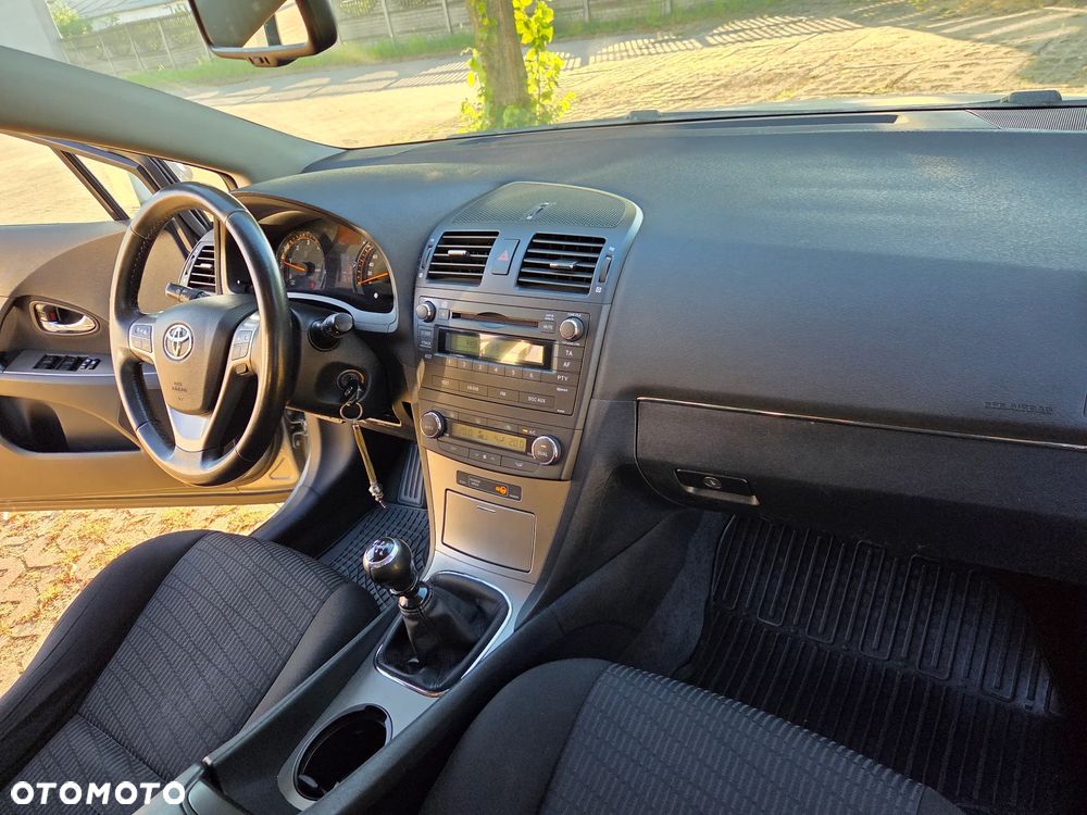 Toyota Avensis 2.0 D-4D Sol - 16