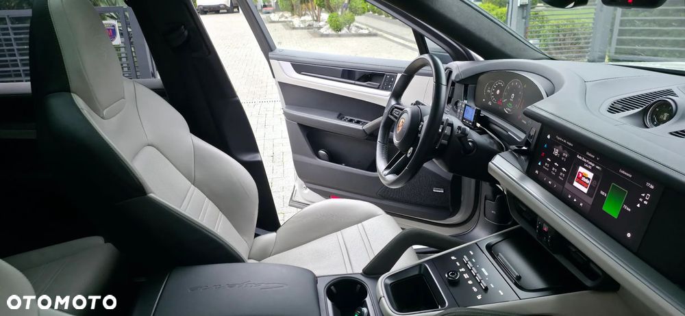 Porsche Cayenne - 34