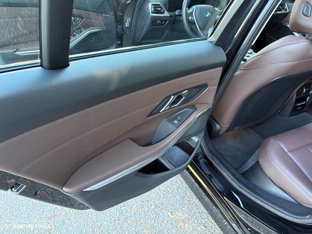 BMW 330 e Touring xDrive Aut. Sport Line - 11