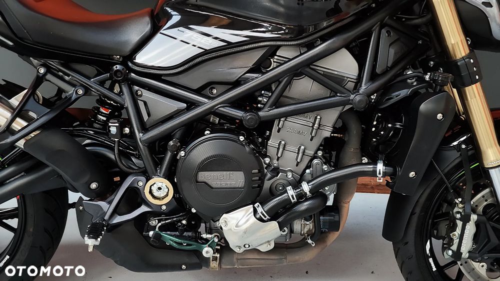 Benelli 752 S - 16