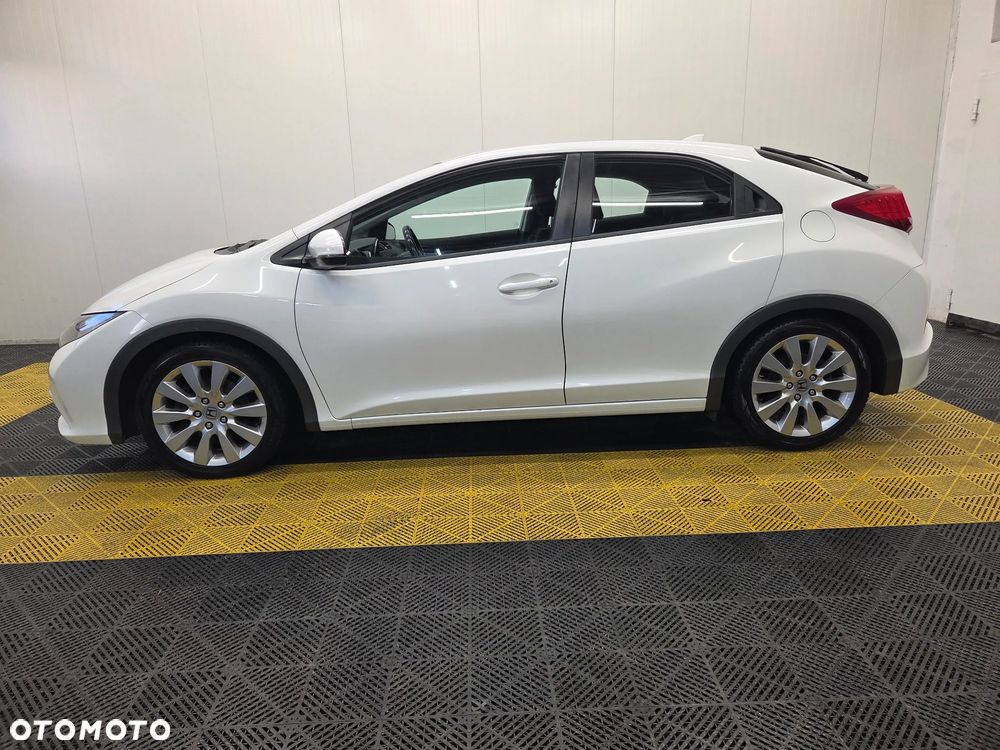 Honda Civic 1.8 Executive NAVI - 2