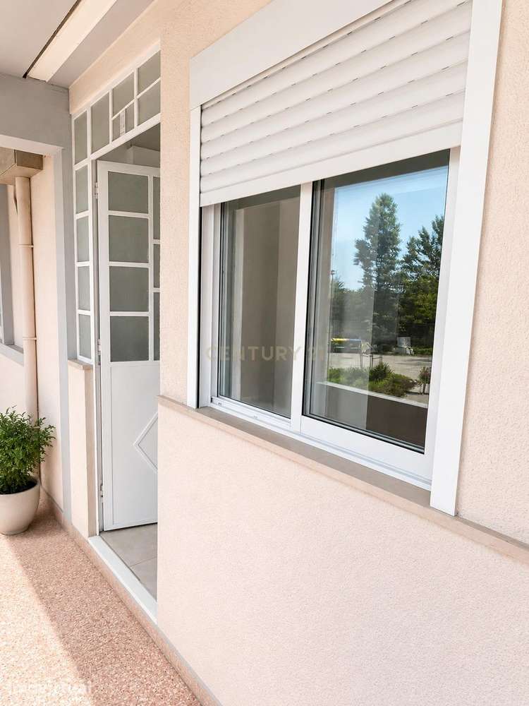 Apartamento T2 totalmente renovado em Santa Clara, Lisboa - 274.000€ - Grande imagem: 2/17