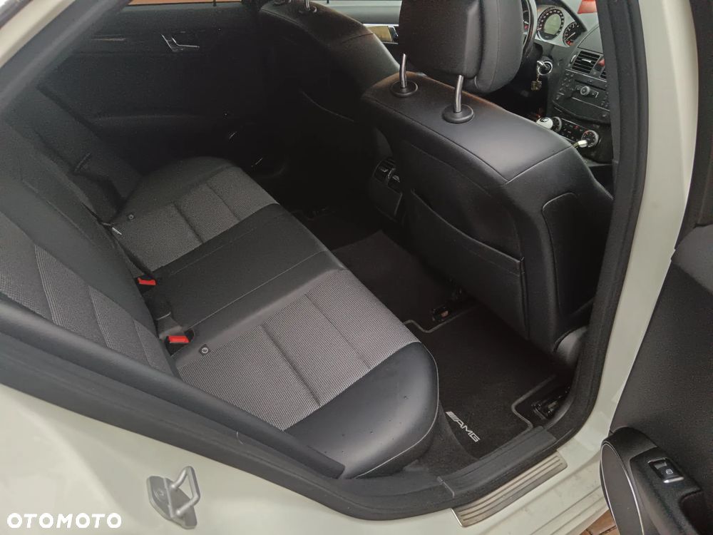 Mercedes-Benz Klasa C 200 Kompressor Special Edition - 9