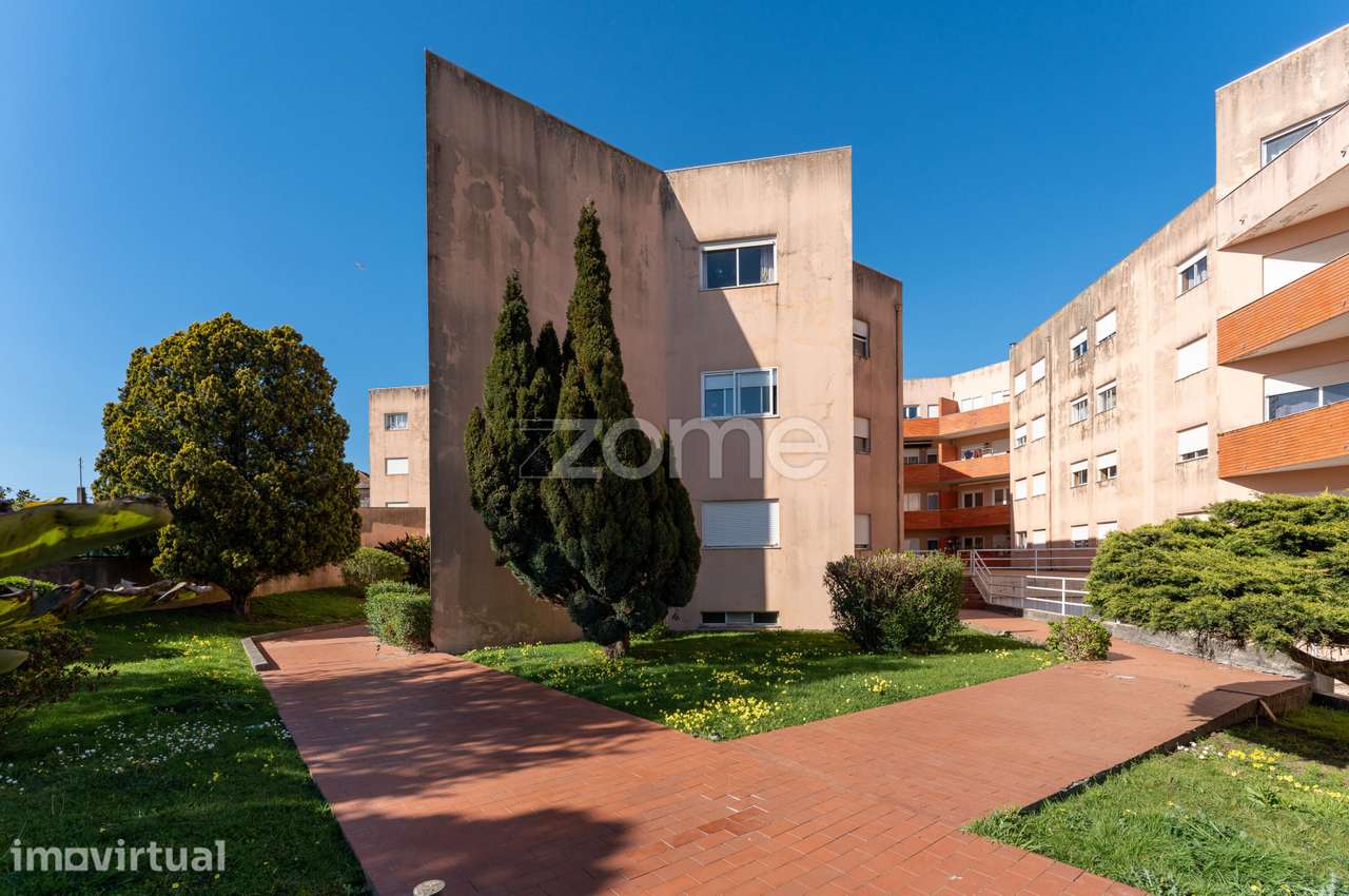 Apartamento T2 em condomínio fechado com Garagem em Valadares - Grande imagem: 3/23