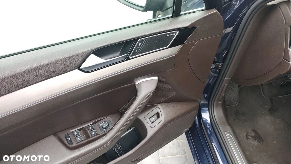 Volkswagen Passat 2.0 TDI Bi-Turbo BMT 4Mot Highline DSG - 4
