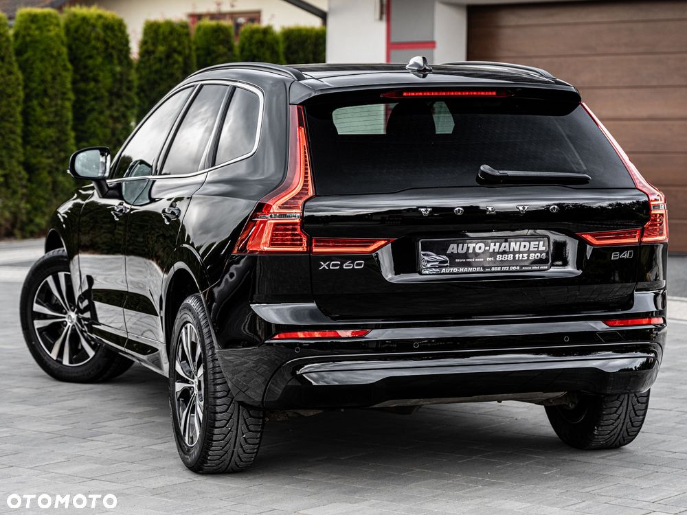 Volvo XC 60 B4 D AWD Geartronic Momentum Pro - 3