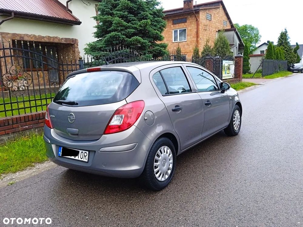 Opel Corsa 1.2 16V Cosmo - 17