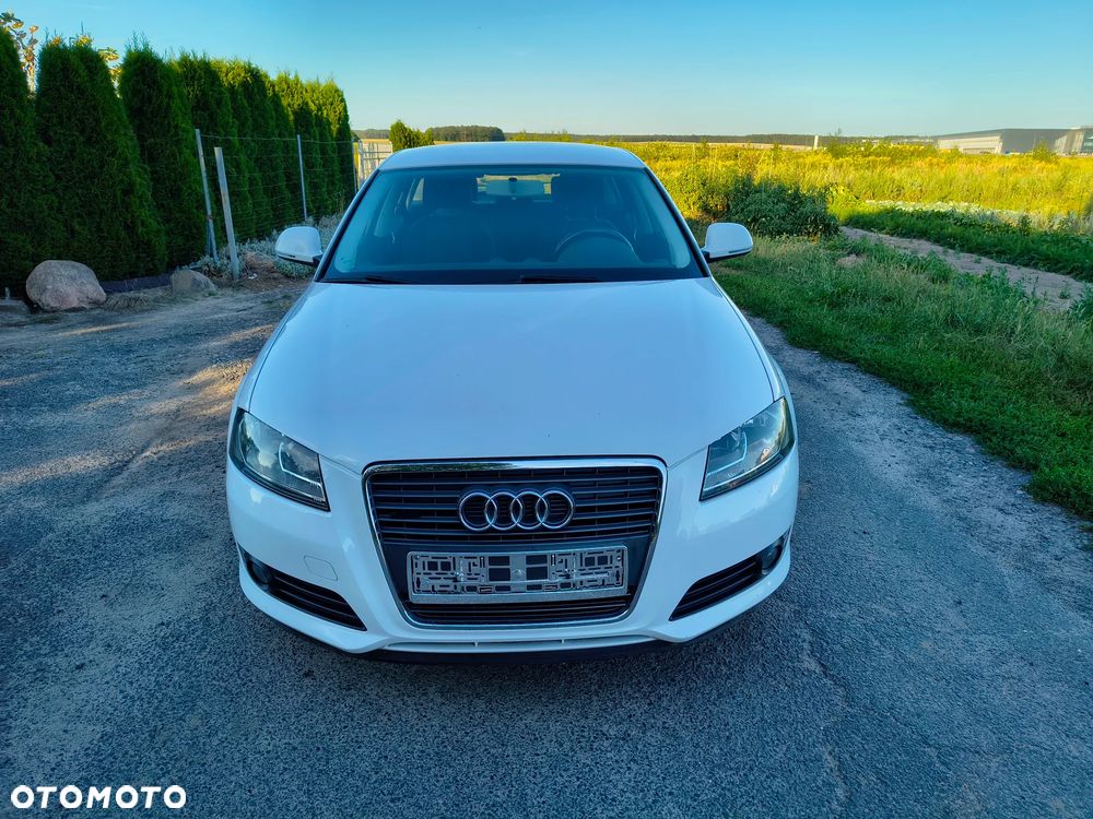 Audi A3 Sportback - 1