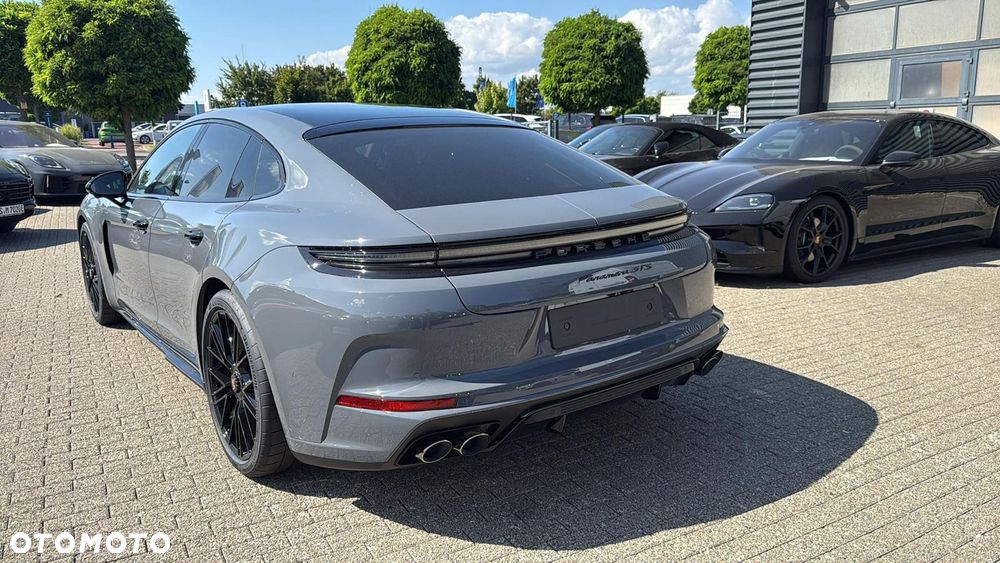 Porsche Panamera - 17