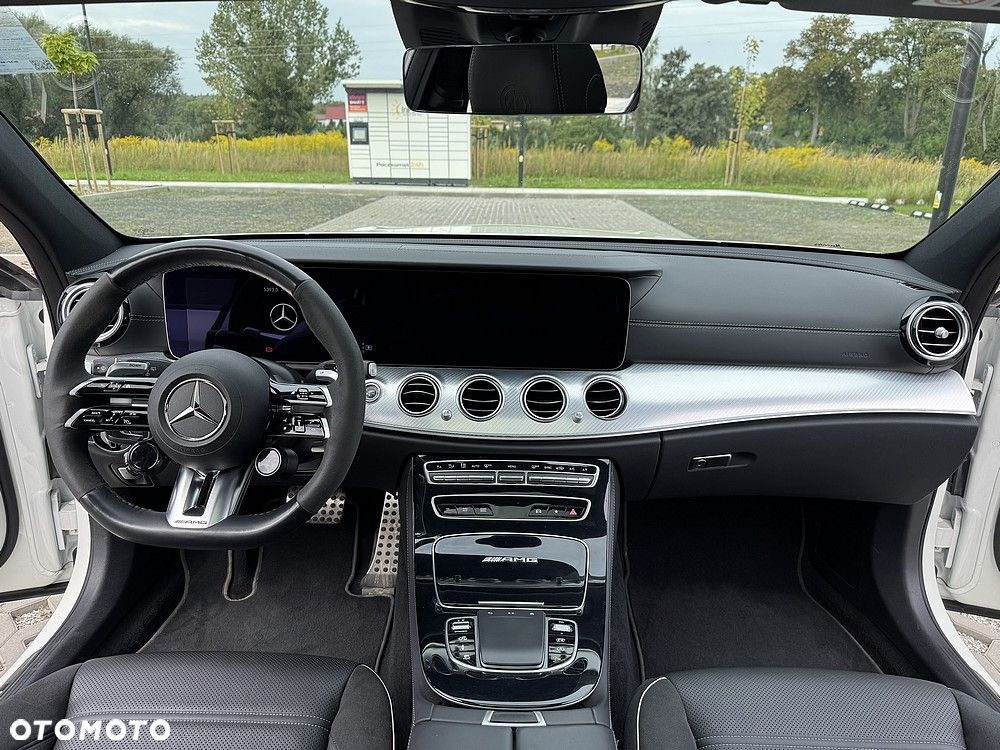 Mercedes-Benz Klasa E AMG 63 S 4Matic+ 9G-TRONIC - 29