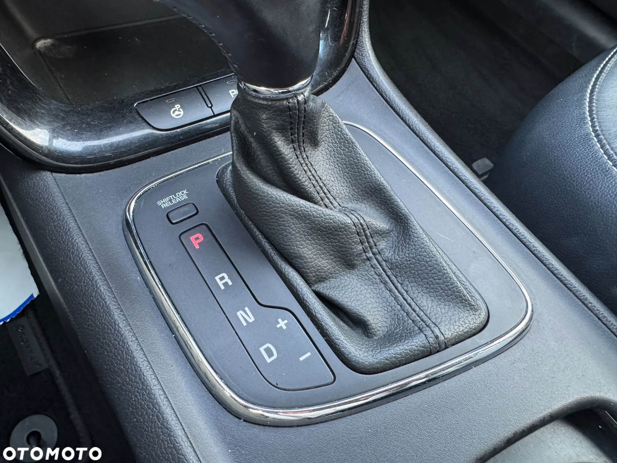 Kia Ceed 1.6 CRDi 128 SW Platinum Edition - 25